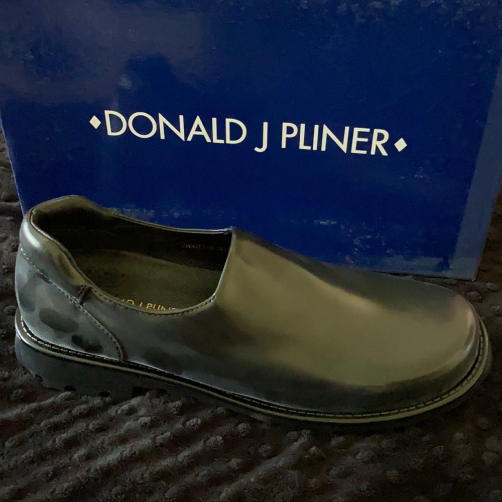 Donald J Pliner size 11 black  UWaitt shoes